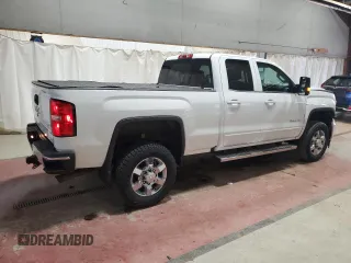 2018 GMC Sierra 2500HD SLE z VIN 1GT22SEG0JZ239825, wystawiony jako Copart lot #50648115 z przebiegiem 77 851 mil mil oraz Szkody całkowita. Historia ofert i sprzedaży dostępna na DreamBid. Obrazek 3.