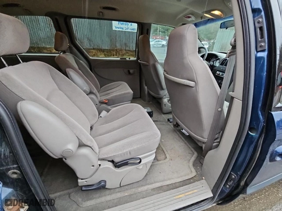 2002 Dodge Caravan Sport with VIN 2B4GP44R12R704322, listed as a Copart auction lot 42803335 with NaN miles and Salvage Title. Bid and sale history available at carsss.com. Image 6.