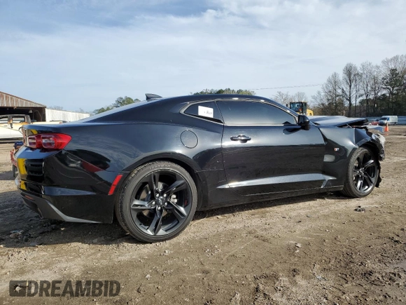 2021 Chevrolet Camaro 1LT z VIN 1G1FB1RX5M0102614, wystawiony jako Copart lot #45390535 z przebiegiem 67 061 mil mil oraz Szkoda całkowita • Salvage title. Historia ofert i sprzedaży dostępna na DreamBid. Obrazek 3.