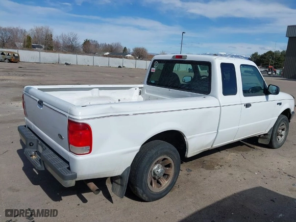 2000 Ford Ranger XL with VIN 1FTYR14V0YPB19805, listed as a IAAI auction lot 41751697 with 213,760 mi miles. Bid and sale history available at carsss.com. Image 4.