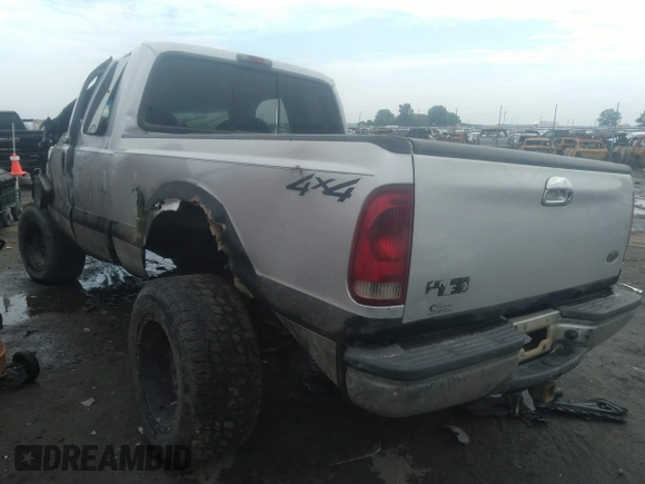 2004 Ford F-250 XL z VIN 1FTNX21P04EB08085, wystawiony jako IAAI lot #36810038 z przebiegiem Nie podano mil oraz . Historia ofert i sprzedaży dostępna na DreamBid. Obrazek 3.