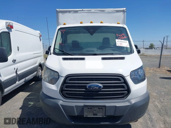 2018 Ford Transit z VIN 1FDBF8ZM6JKA62161, wystawiony jako IAAI lot #42468263 z przebiegiem 70 057 mil mil oraz . Historia ofert i sprzedaży dostępna na DreamBid. Obrazek 12.