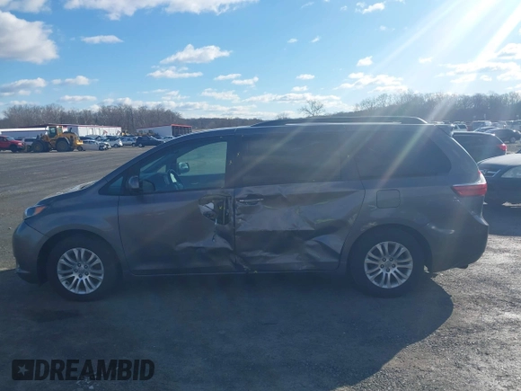 2017 Toyota Sienna XLE Auto Access Seat с VIN 5TDYZ3DC9HS805907, выставлен на аукционе IAAI как лот 41548808 с пробегом 131 607 миль миль и . История ставок и продаж доступна на DreamBid. Изображение 14.