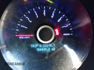2014 Ford Mustang V6 с VIN 1ZVBP8EM8E5264833, выставлен на аукционе IAAI как лот 41399611 с пробегом 184 439 миль миль и . История ставок и продаж доступна на DreamBid. Изображение 15.