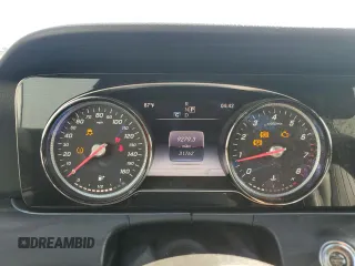 2018 Mercedes-Benz E 300 with VIN WDDZF4JB9JA374959, listed as a Copart auction lot 54957505 with 31,762 mi miles and Clean Title. Bid and sale history available at DreamBid. Image 9.
