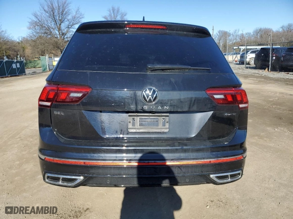 2024 Volkswagen Tiguan SEL R-Line with VIN 3VV4B7AX8RM156427, listed as a Copart auction lot 43564015 with 0 mi miles and Salvage Title. Bid and sale history available at carsss.com. Image 6.