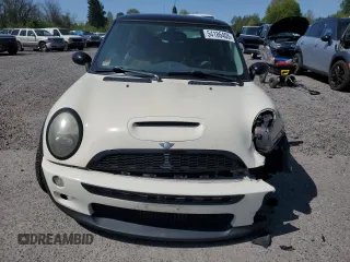2006 MINI Hardtop S z VIN WMWRE33576TN27734, wystawiony jako Copart lot #54186405 z przebiegiem 149 045 mil mil oraz Szkoda całkowita • Salvage title. Historia ofert i sprzedaży dostępna na DreamBid. Obrazek 5.