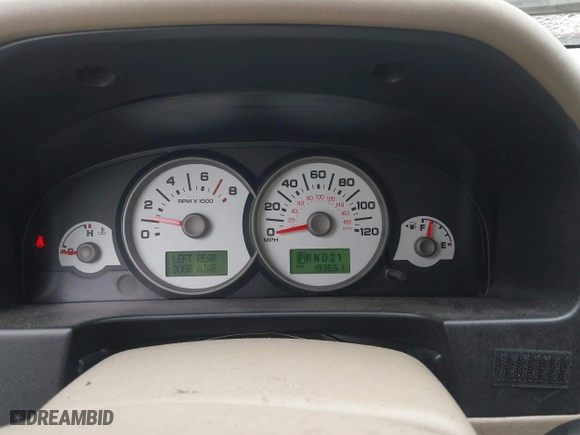 2007 Ford Escape Limited with VIN 1FMYU04137KA67003, listed as a IAAI auction lot 41663853 with 193,651 mi miles. Bid and sale history available at carsss.com. Image 7.