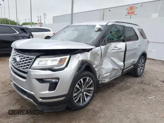 2018 Ford Explorer Platinum with VIN 1FM5K8HT2JGA66681, listed as a IAAI auction lot 41932370 with 61,049 mi miles. Bid and sale history available at carsss.com. Image 2.