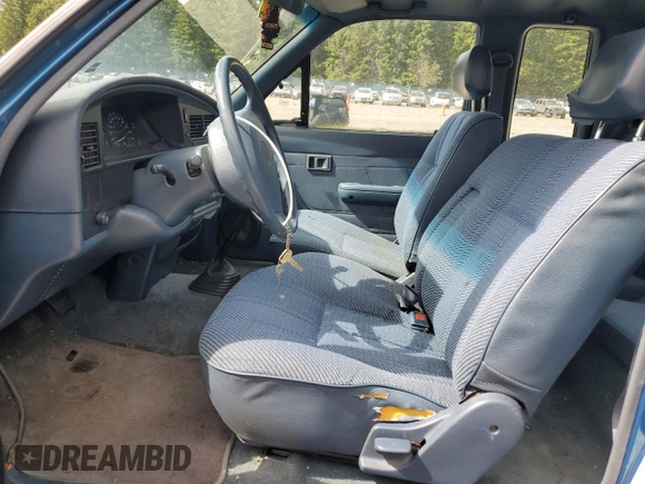 1993 Toyota Pickup z VIN 4TARN93P6PZ145647, wystawiony jako Copart lot #61055405 z przebiegiem 185 213 mil mil oraz Czysty tytuł • Clean title. Historia ofert i sprzedaży dostępna na DreamBid. Obrazek 7.