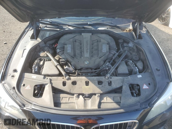 2013 BMW 7 Series 750i xDrive z VIN WBAYB6C52DD224129, wystawiony jako Copart lot #52752605 z przebiegiem 122 275 mil mil oraz Czysty tytuł • Clean title. Historia ofert i sprzedaży dostępna na DreamBid. Obrazek 11.
