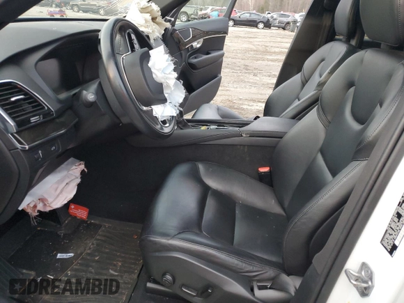 2018 Volvo XC90 Momentum with VIN YV4102XK0J1332715, listed as a Copart auction lot 68469042 with Not Provided miles. Bid and sale history available at carsss.com. Image 7.
