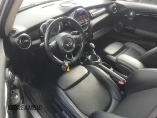 2015 MINI Hardtop S with VIN WMWXP7C59F2A34428, listed as a Copart auction lot 50697285 with 131,564 mi miles and Salvage Title. Bid and sale history available at DreamBid. Image 8.