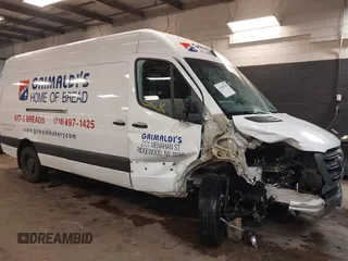 2022 Mercedes-Benz Sprinter Cargo with VIN W1Y4ECHY3NT098828, listed as a IAAI auction lot 41628784 with 91,395 mi miles. Bid and sale history available at carsss.com. Image 1.