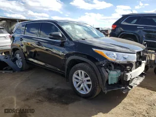 2016 Toyota Highlander LE with VIN 5TDBKRFH2GS330914, listed as a Copart auction lot 46844925 with 136,702 mi miles and Salvage Title. Bid and sale history available at carsss.com. Image 4.