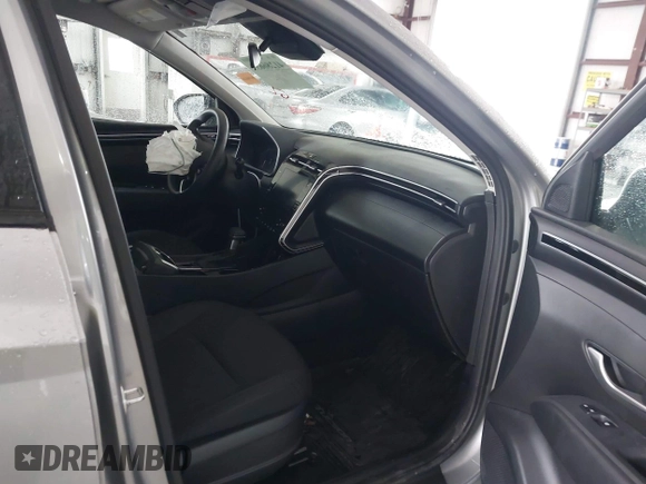 2024 Hyundai Tucson SEL with VIN 5NMJB3DE5RH372985, listed as a IAAI auction lot 41286639 with 10,920 mi miles and . Bid and sale history available at DreamBid. Image 5.