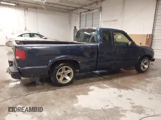 2003 GMC Sonoma SLS with VIN 1GTCS19X438148073, listed as a IAAI auction lot 41158520 with 170,817 mi miles. Bid and sale history available at carsss.com. Image 13.