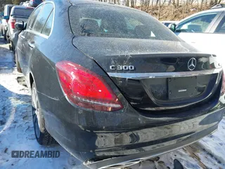 2021 Mercedes-Benz C 300 z VIN W1KWF8EB3MR625677, wystawiony jako IAAI lot #41418167 z przebiegiem 37 130 mil mil oraz . Historia ofert i sprzedaży dostępna na DreamBid. Obrazek 20.