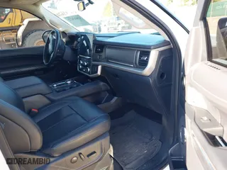 2023 Ford Expedition XLT with VIN 1FMJU1J80PEA44656, listed as a IAAI auction lot 41643672 with 31,890 mi miles. Bid and sale history available at carsss.com. Image 5.
