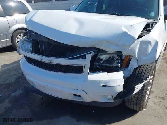 2014 Chevrolet Suburban LT with VIN 1GNSKJE71ER122990, listed as a IAAI auction lot 41674176 with NaN miles. Bid and sale history available at carsss.com. Image 6.