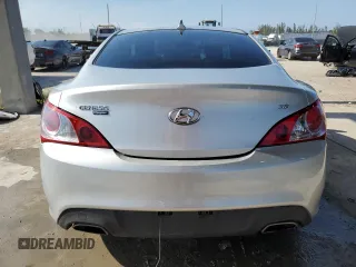2010 Hyundai Genesis Coupe Grand Touring z VIN KMHHU6KH8AU040913, wystawiony jako Copart lot #57479885 z przebiegiem Nie podano mil oraz Szkoda całkowita • Salvage title. Historia ofert i sprzedaży dostępna na DreamBid. Obrazek 6.