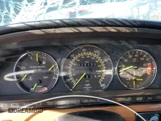 1989 Mercedes-Benz 300 300SE z VIN WDBCA24D2KA437884, wystawiony jako Copart lot #47598914 z przebiegiem 115 130 mil mil oraz Czysty tytuł • Clean title. Historia ofert i sprzedaży dostępna na DreamBid. Obrazek 9.