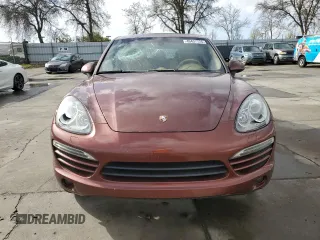 2012 Porsche Cayenne z VIN WP1AA2A21CLA06372, wystawiony jako Copart lot #49437725 z przebiegiem 137 530 mil mil oraz Szkoda całkowita • Salvage title. Historia ofert i sprzedaży dostępna na DreamBid. Obrazek 5.