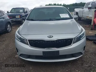 2018 Kia Forte LX z VIN 3KPFK4A70JE193265, wystawiony jako IAAI lot #42375190 z przebiegiem 110 648 mil mil oraz . Historia ofert i sprzedaży dostępna na DreamBid. Obrazek 6.