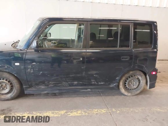 2005 Scion xB z VIN JTLKT334354023177, wystawiony jako IAAI lot #42248114 z przebiegiem 146 412 mil mil oraz . Historia ofert i sprzedaży dostępna na DreamBid. Obrazek 6.