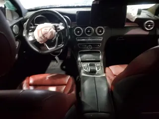 2017 Mercedes-Benz C 43 AMG z VIN 55SWF6EB2HU212223, wystawiony jako Copart lot #56360725 z przebiegiem Nie podano mil oraz Czysty tytuł • Clean title. Historia ofert i sprzedaży dostępna na DreamBid. Obrazek 8.