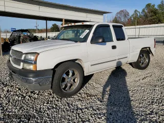 2003 Chevrolet Silverado 1500 LT with VIN 2GCEC19T031182338, listed as a Copart auction lot 84427524 with 112,460 mi miles and Salvage Title. Bid and sale history available at carsss.com. Image 1.