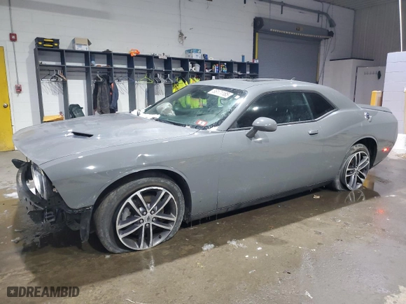 2019 Dodge Challenger SXT with VIN 2C3CDZGG1KH543501, listed as a Copart auction lot 88171185 with 46,464 mi miles and Salvage Title. Bid and sale history available at carsss.com. Image 1.
