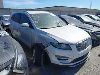 2019 Lincoln MKC Select with VIN 5LMCJ2C96KUL02641, listed as a IAAI auction lot 42303586 with 101,529 mi miles and . Bid and sale history available at DreamBid. Image 1.
