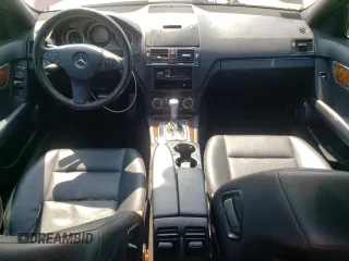 2009 Mercedes-Benz C 300 Sport с VIN WDDGF54X99F239273, выставлен на аукционе Copart как лот 59538045 с пробегом 192 654 миль миль и Списание • Salvage title. История ставок и продаж доступна на DreamBid. Изображение 8.