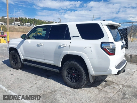 2018 Toyota 4Runner SR5 with VIN JTEBU5JRXJ5484802, listed as a IAAI auction lot 41609448 with 71,085 mi miles and . Bid and sale history available at DreamBid. Image 3.