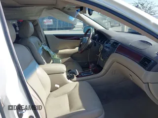 2004 Lexus ES 350 z VIN JTHBA30G145015196, wystawiony jako IAAI lot #42555752 z przebiegiem 202 541 mil mil oraz . Historia ofert i sprzedaży dostępna na DreamBid. Obrazek 5.