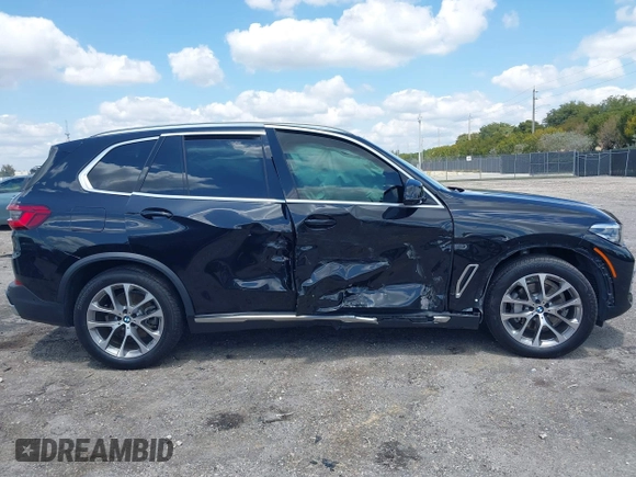 2019 BMW X5 xDrive40i with VIN 5UXCR6C59KLL23735, listed as a IAAI auction lot 41999791 with 31,072 mi miles. Bid and sale history available at carsss.com. Image 13.