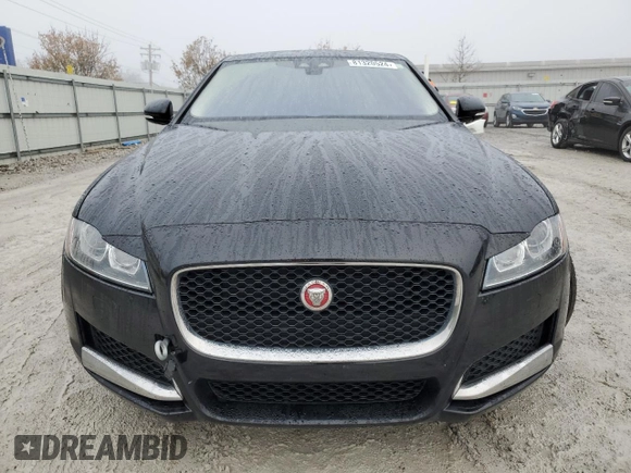 2017 Jaguar XF with VIN SAJBJ4BN0HCY32584, listed as a Copart auction lot 81320524 with 74,104 mi miles and Clean Title. Bid and sale history available at DreamBid. Image 5.