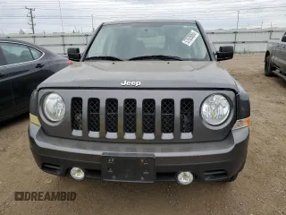 2017 Jeep Patriot Sport z VIN 1C4NJPBA5HD141135, wystawiony jako Copart lot #57626065 z przebiegiem 188 568 mil mil oraz Czysty tytuł • Clean title. Historia ofert i sprzedaży dostępna na DreamBid. Obrazek 5.