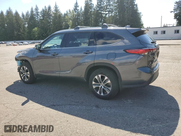 2022 Toyota Highlander XLE with VIN 5TDGZRBH3NS594857, listed as a Copart auction lot 57678895 with 21,899 mi miles and Salvage title. Bid and sale history available at DreamBid. Image 2.
