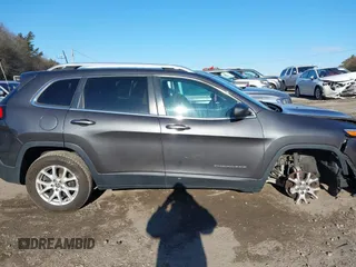 2015 Jeep Cherokee Latitude with VIN 1C4PJMCSXFW725644, listed as a IAAI auction lot 41312764 with 191,714 mi miles and . Bid and sale history available at DreamBid. Image 14.