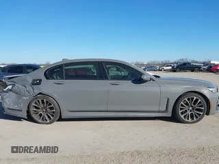2022 BMW 7 Series 740i with VIN WBA7T2C06NCK24468, listed as a IAAI auction lot 41482722 with 1 mi miles. Bid and sale history available at carsss.com. Image 14.