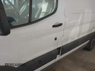 2017 Ford Transit с VIN 1FTYR1YM6HKA81592, выставлен на аукционе IAAI как лот 41800024 с пробегом Не указан миль и . История ставок и продаж доступна на DreamBid. Изображение 20.
