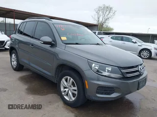 2017 Volkswagen Tiguan S z VIN WVGAV7AX5HK026115, wystawiony jako IAAI lot #41919343 z przebiegiem 75 689 mil mil oraz . Historia ofert i sprzedaży dostępna na DreamBid. Obrazek 1.