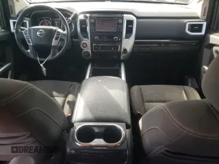 2017 Nissan Titan XD SV with VIN 1N6BA1F49HN556566, listed as a Copart auction lot 85102544 with 157,065 mi miles and Clean Title. Bid and sale history available at carsss.com. Image 8.