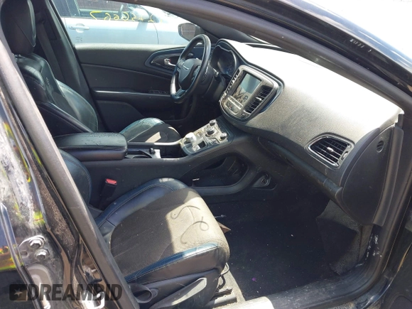2015 Chrysler 200 S z VIN 1C3CCCBG0FN619746, wystawiony jako IAAI lot #42256667 z przebiegiem 210 572 mil mil oraz . Historia ofert i sprzedaży dostępna na DreamBid. Obrazek 5.
