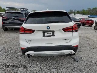 2021 BMW X1 xDrive28i z VIN WBXJG9C02M5S69998, wystawiony jako Copart lot #54782065 z przebiegiem 48 211 mil mil oraz Szkoda całkowita • Salvage title. Historia ofert i sprzedaży dostępna na DreamBid. Obrazek 6.