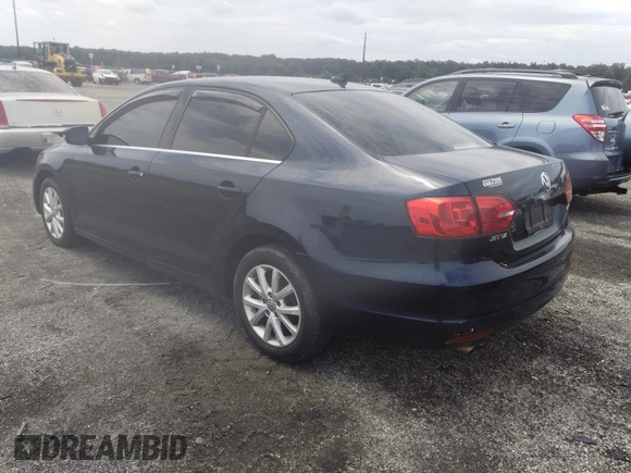 2013 Volkswagen Jetta SE with VIN 3VWDP7AJ5DM356022, listed as a IAAI auction lot 42777153 with 174,033 mi miles and . Bid and sale history available at DreamBid. Image 3.