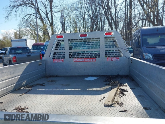 2017 Ford Super Duty F-250 SRW XL with VIN 1FDBF2A64HEC99847, listed as a IAAI auction lot 41982748 with 88,368 mi miles. Bid and sale history available at carsss.com. Image 8.