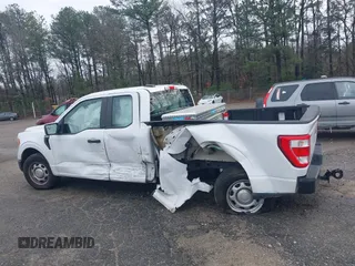 2022 Ford F-150 XL z VIN 1FTEX1CB4NKE64506, wystawiony jako IAAI lot #41408979 z przebiegiem Nie podano mil oraz . Historia ofert i sprzedaży dostępna na DreamBid. Obrazek 13.